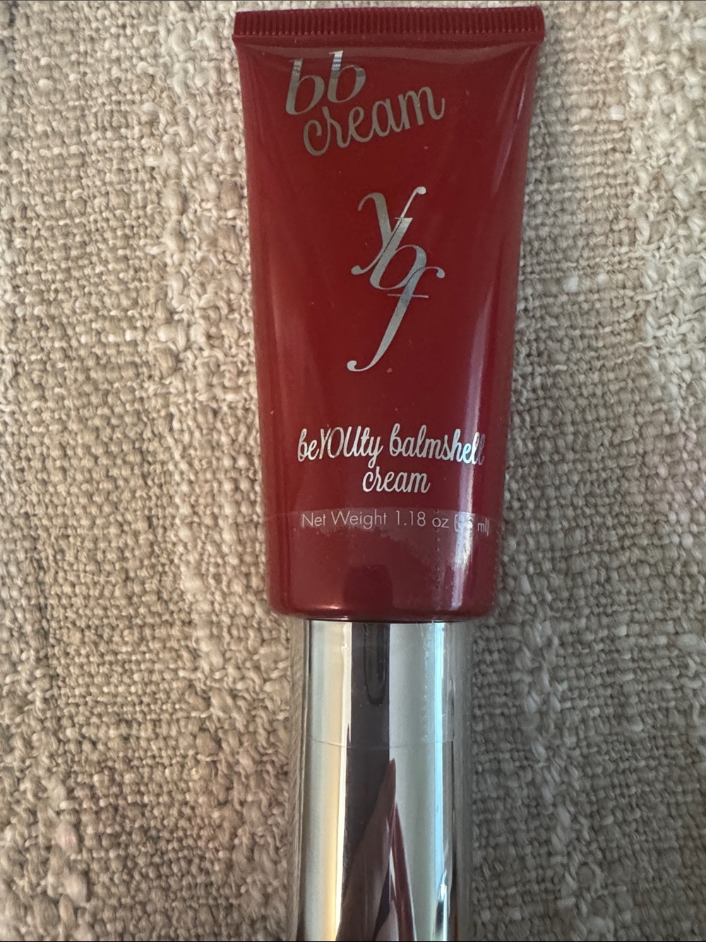 beYOUtly Balmshell BB Cream in Red - Lightweight Glow